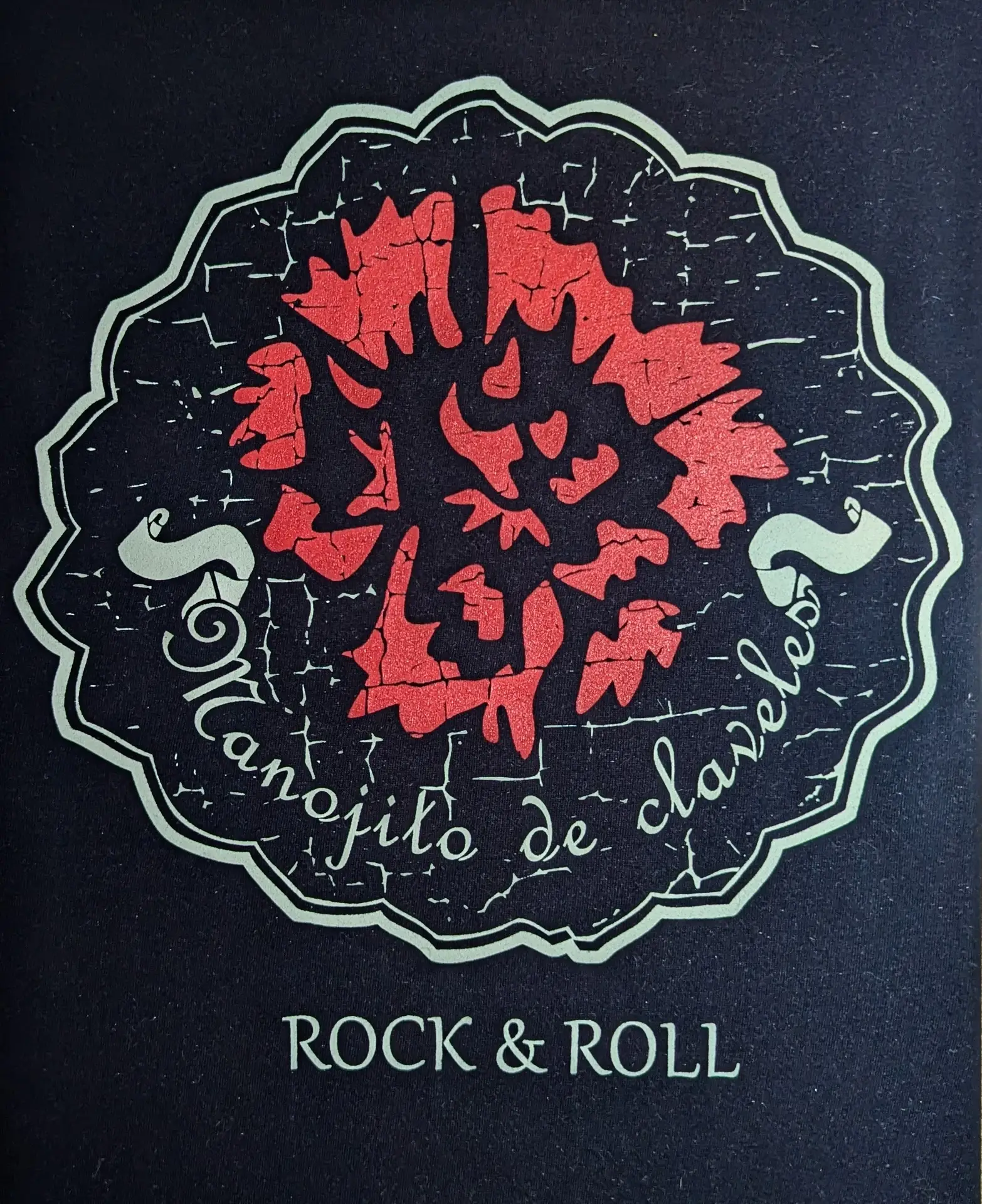 Camiseta Manojito de Claveles Logotipo Camiseta Manojito de Claveles Logotipo