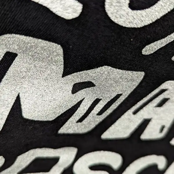 Camiseta Mata el Fascismo · Detalle de la frase